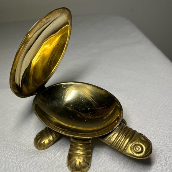 Brass Turtle Trinket Boxfooted ring dish with inlaid mother of pearl Vintage - Picture 4 of 7